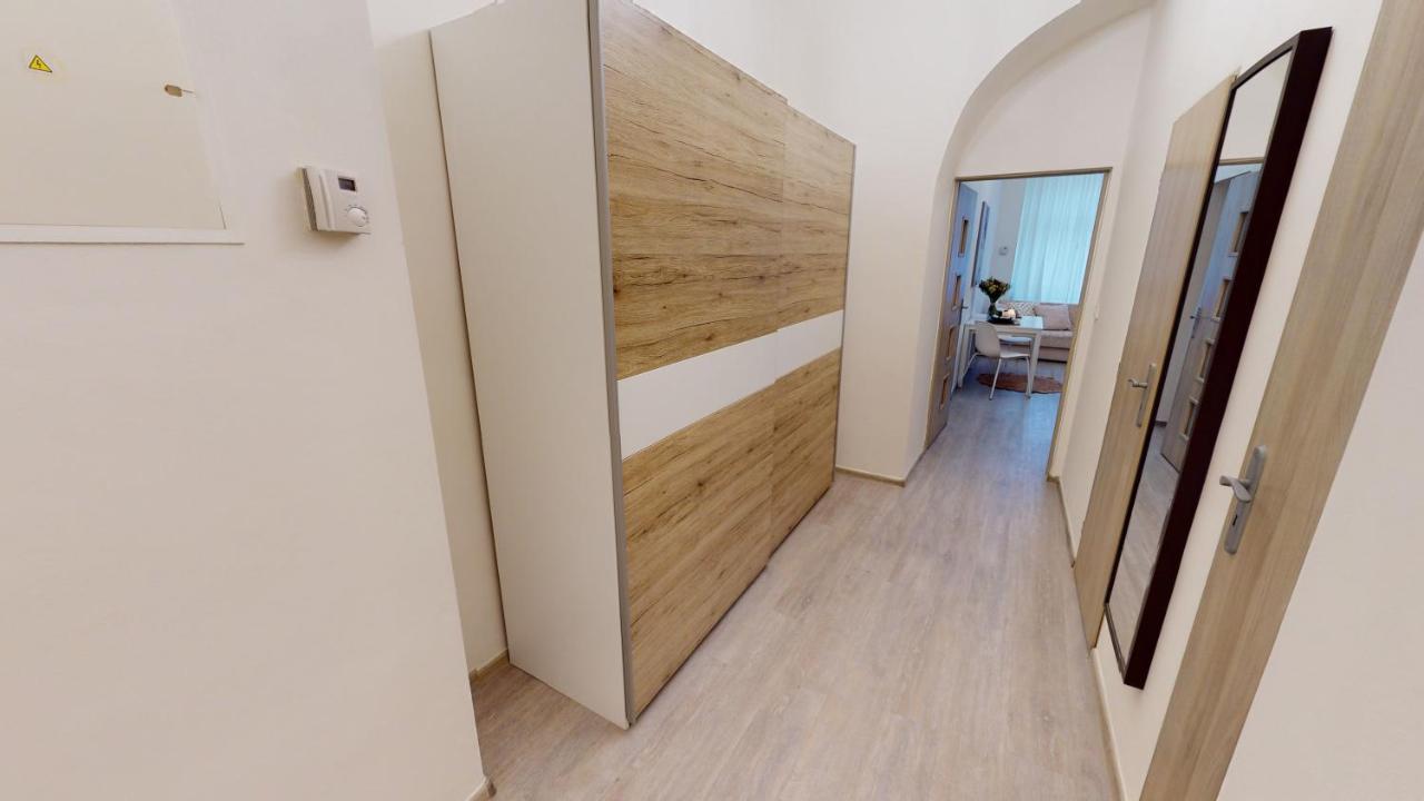 Ferienwohnung Viaducto De Karlin - Aparment Prag Exterior foto