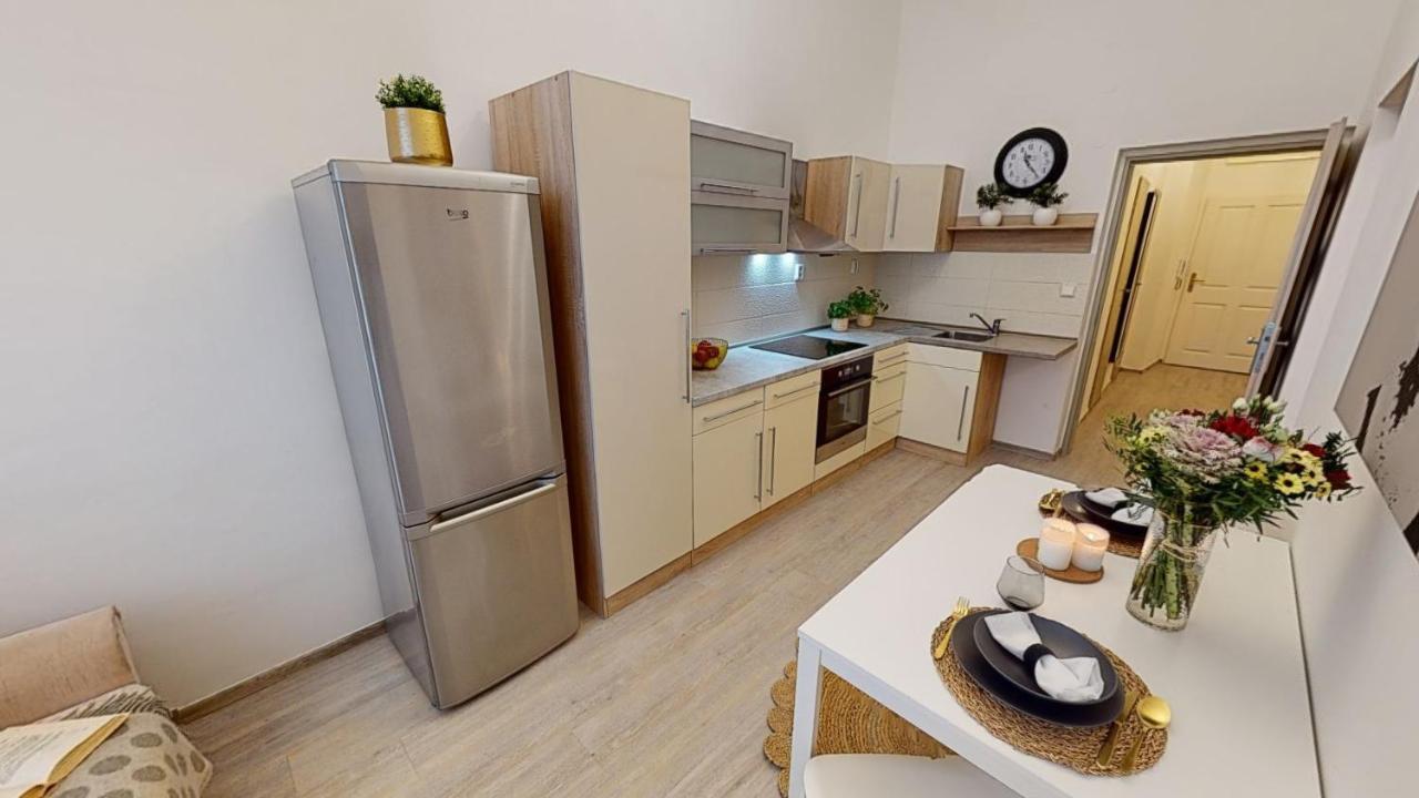 Ferienwohnung Viaducto De Karlin - Aparment Prag Exterior foto