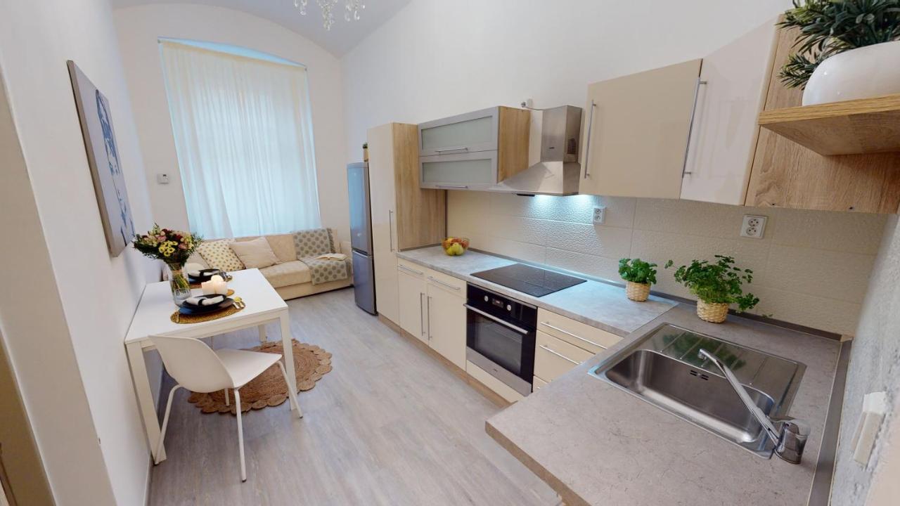 Ferienwohnung Viaducto De Karlin - Aparment Prag Exterior foto